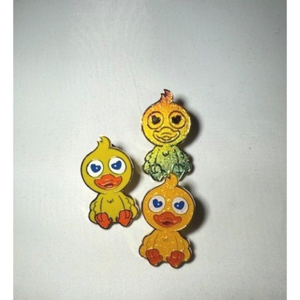 VeeFriends Decisive Duck New Year New You 3 Metal Pins Shimmer Rainbow core